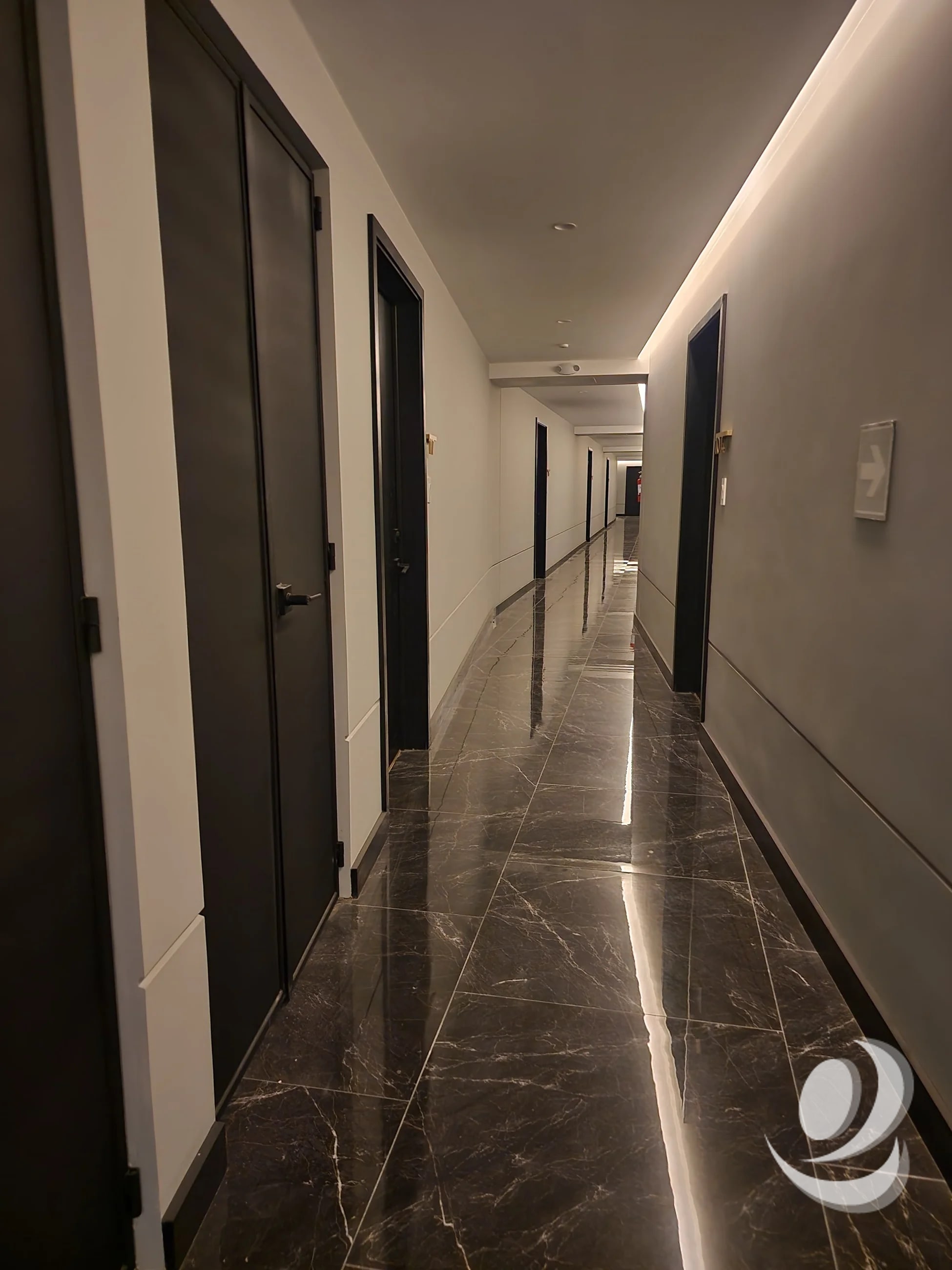 Venta de Apartamento en NUEVO Edificio de Lujos en zona 11. - 11