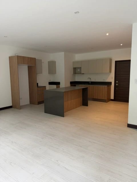 Apartamento en VENTA zona 5, Vista Hermosa III-NUEVO Nivel bajo con vista al jardín — Apartamento en Venta en Zona 15, Guatemala, Ciudad — foto 5 de 17