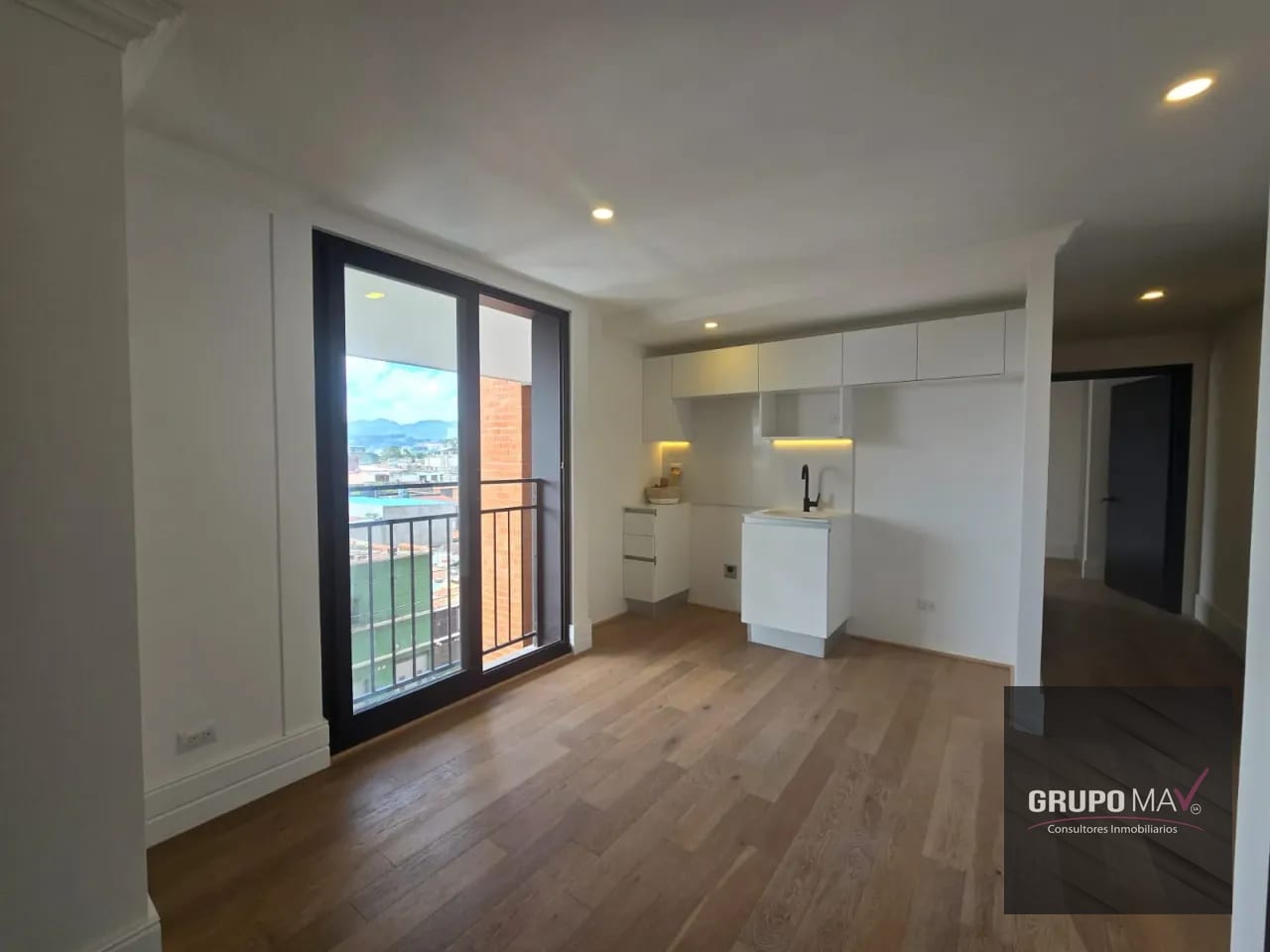 Apartamento Zona 5 Edificio Céntrico — Apartamento en Alquiler en Céntrico, Zona 5, Guatemala, Ciudad — foto 1 de 9
