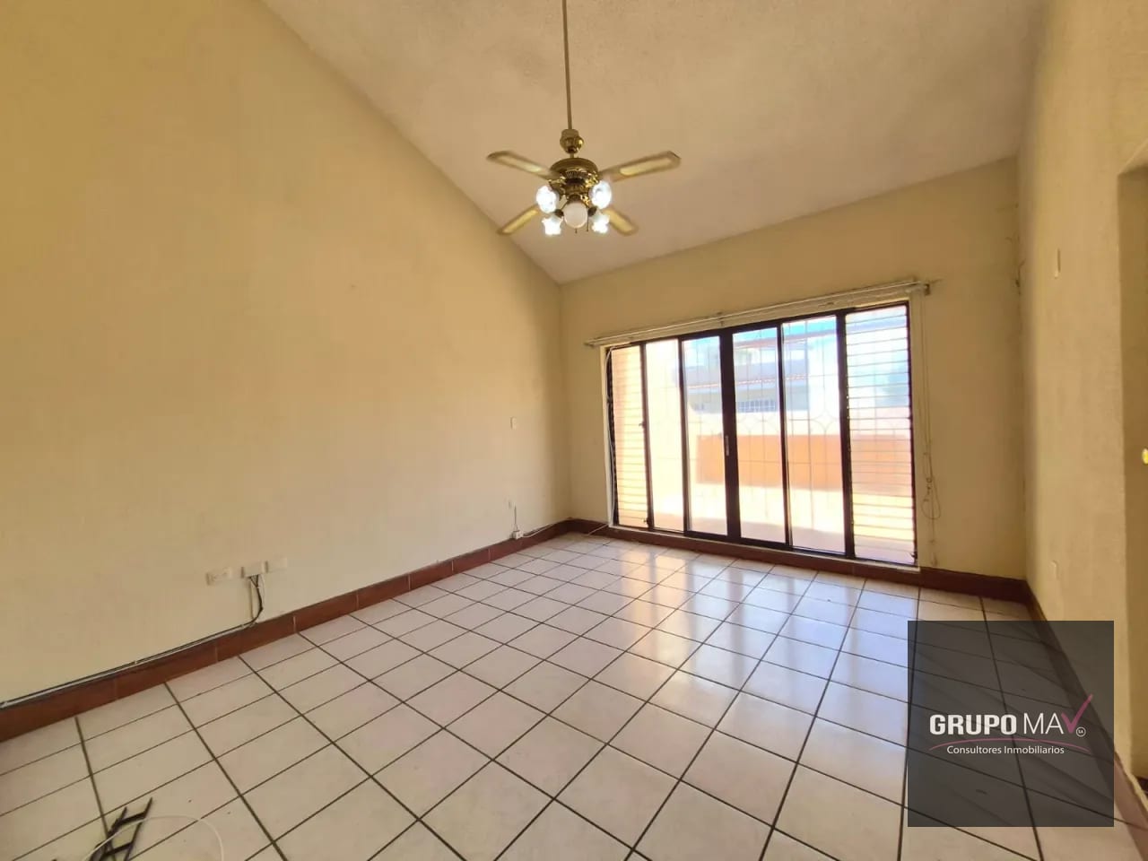 Casa Residencial Bosques de San Nicolas, Mixco Zona 4 — Casa en Venta en Bosques de San Nicolás, Zona 4 Mixco, Guatemala, Ciudad — foto 8 de 15
