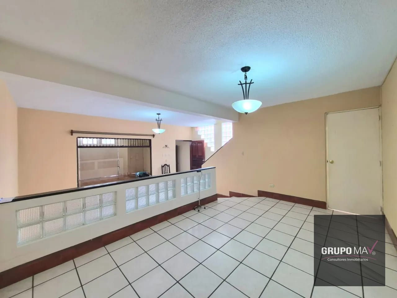 Casa Residencial Bosques de San Nicolas, Mixco Zona 4 — Casa en Venta en Bosques de San Nicolás, Zona 4 Mixco, Guatemala, Ciudad — foto 4 de 15