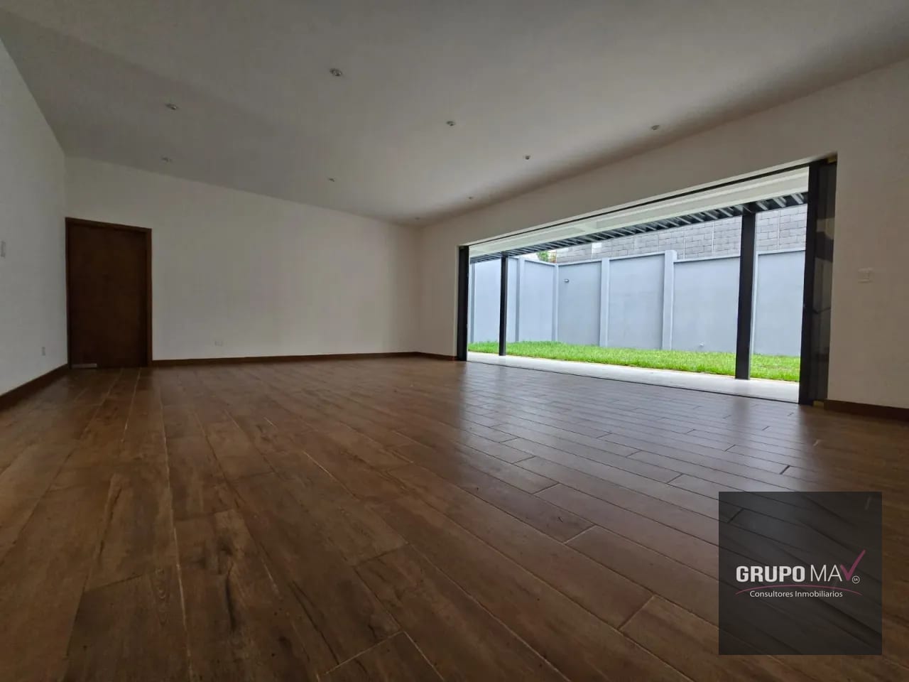 Casa CAES Km. 12.5 Santa Rosalía – Cond. La Reserva — Casa en Venta en km 11-15, Carretera a El Salvador, Guatemala, Ciudad — foto 2 de 17