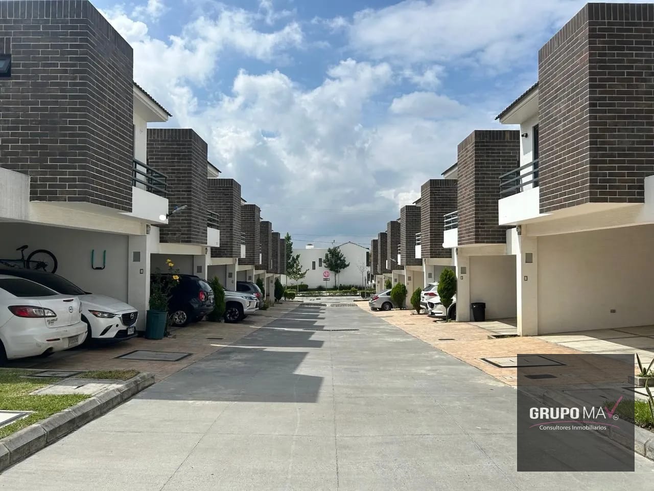 Casa Condominio Prados del Carmen Boca del Monte — Casa en Venta en Boca del Monte, Guatemala, Ciudad — foto 1 de 10