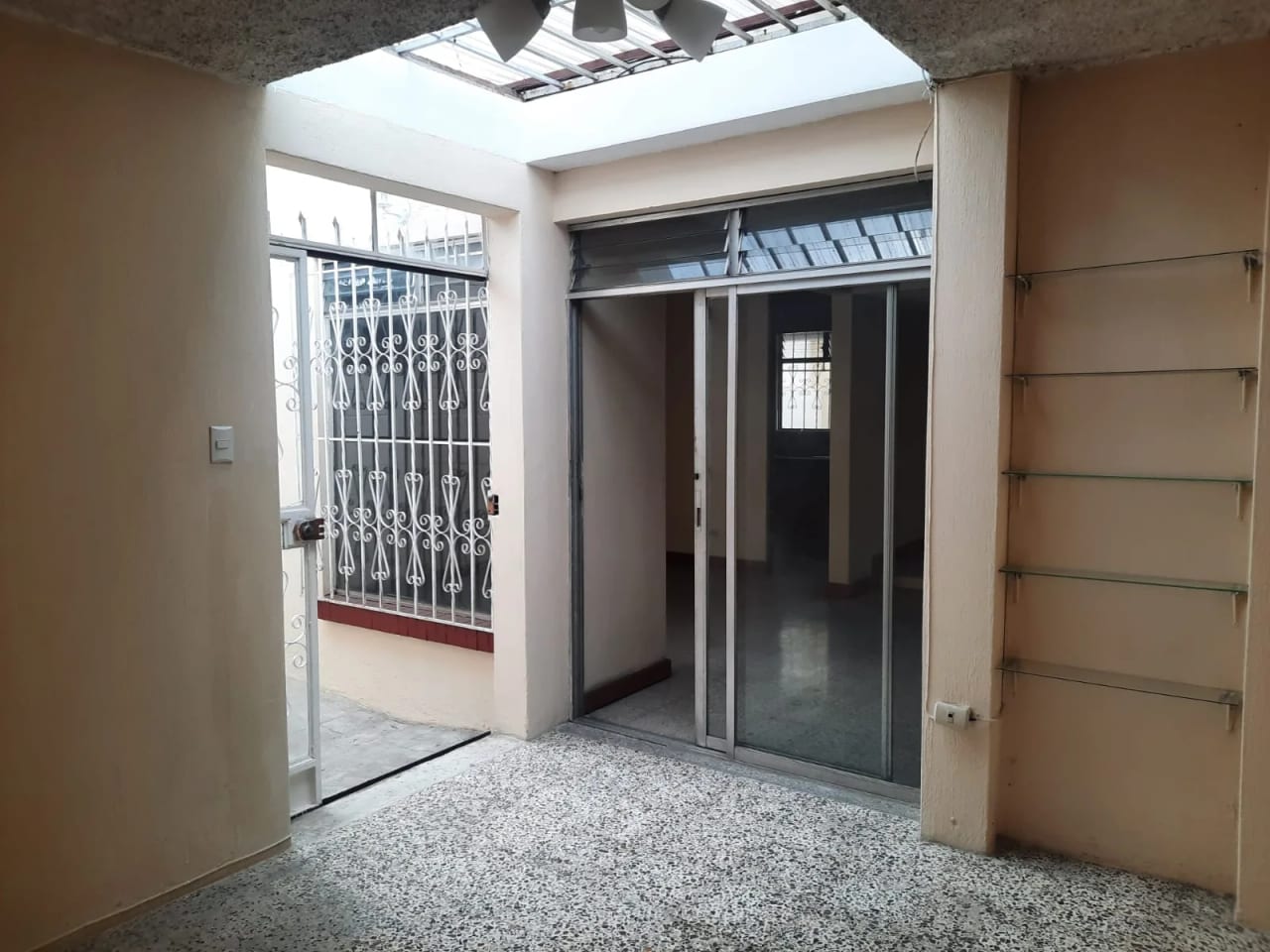 Casa en Mariscal Zona 11 — Casa en Alquiler en Zona 11, Guatemala, Ciudad — foto 6 de 10