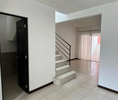 Casa en Villa Canales — Casa en Venta en Villa Canales, Guatemala, Ciudad — foto 2 de 4
