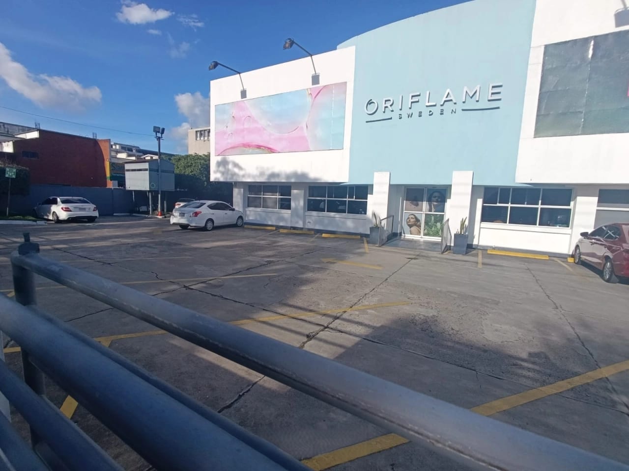 Propiedad comercial en Zona 9 — Local en Alquiler en Zona 9, Guatemala, Ciudad — foto 1 de 4