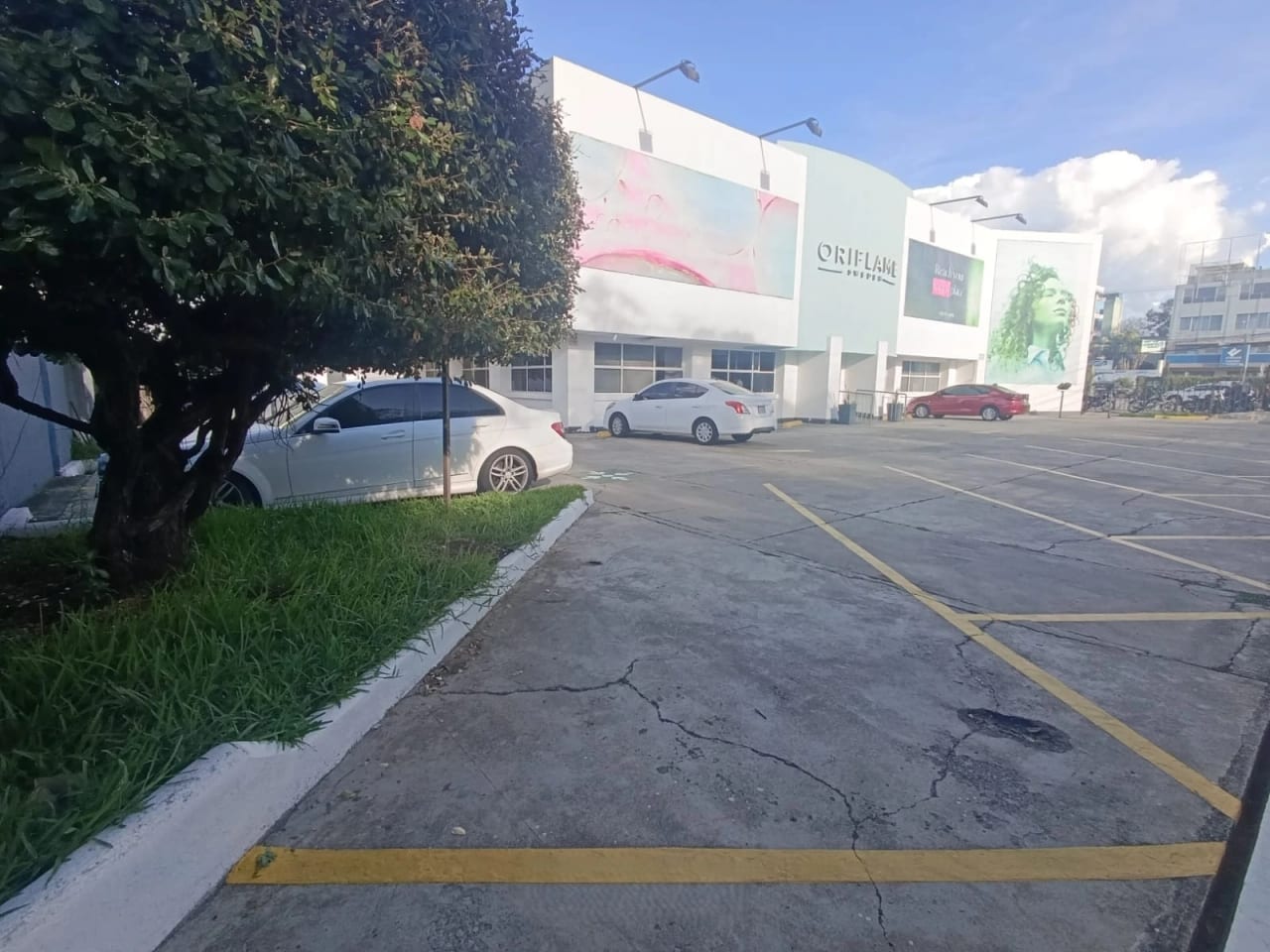 Propiedad comercial en Zona 9 — Local en Alquiler en Zona 9, Guatemala, Ciudad — foto 2 de 4