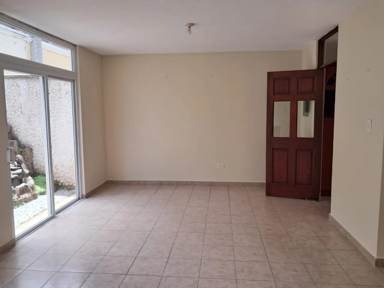 Townhouse en San Lucas Sacatepéquez — Casa en Venta en San Lucas Sacatepéquez, Sacatepéquez — foto 9 de 10