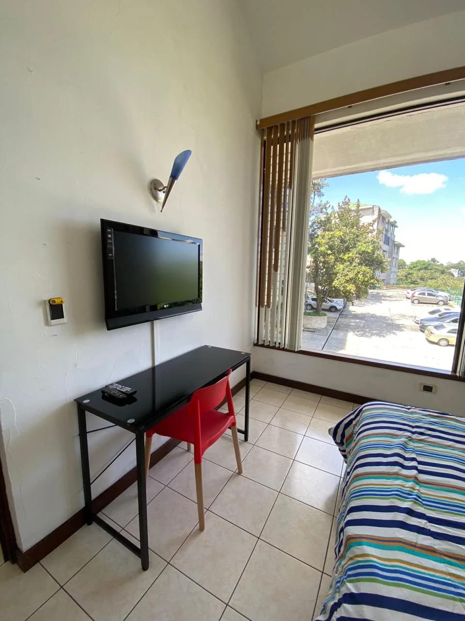 Apartamento semi amueblado en Zona 15 — Apartamento en Alquiler en Zona 15, Guatemala, Ciudad — foto 2 de 12
