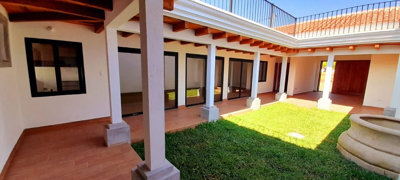 Casa en San Miguel Dueñas, Antigua Guatemala — Casa en Venta en Antigua, Sacatepéquez — foto 1 de 9