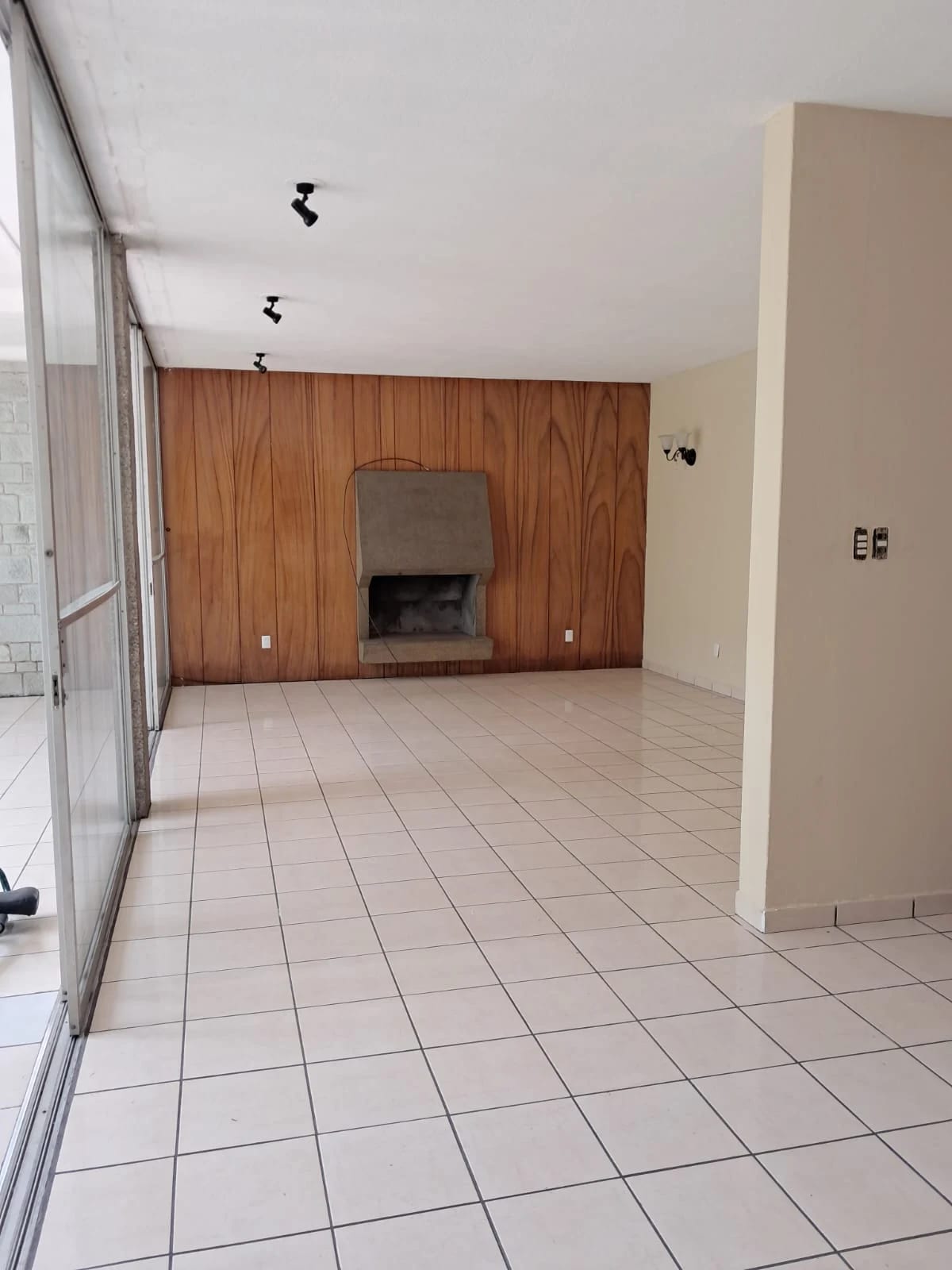 Casa de un nivel en Zona 10 — Casa en Alquiler en Zona 10, Guatemala, Ciudad — foto 11 de 12