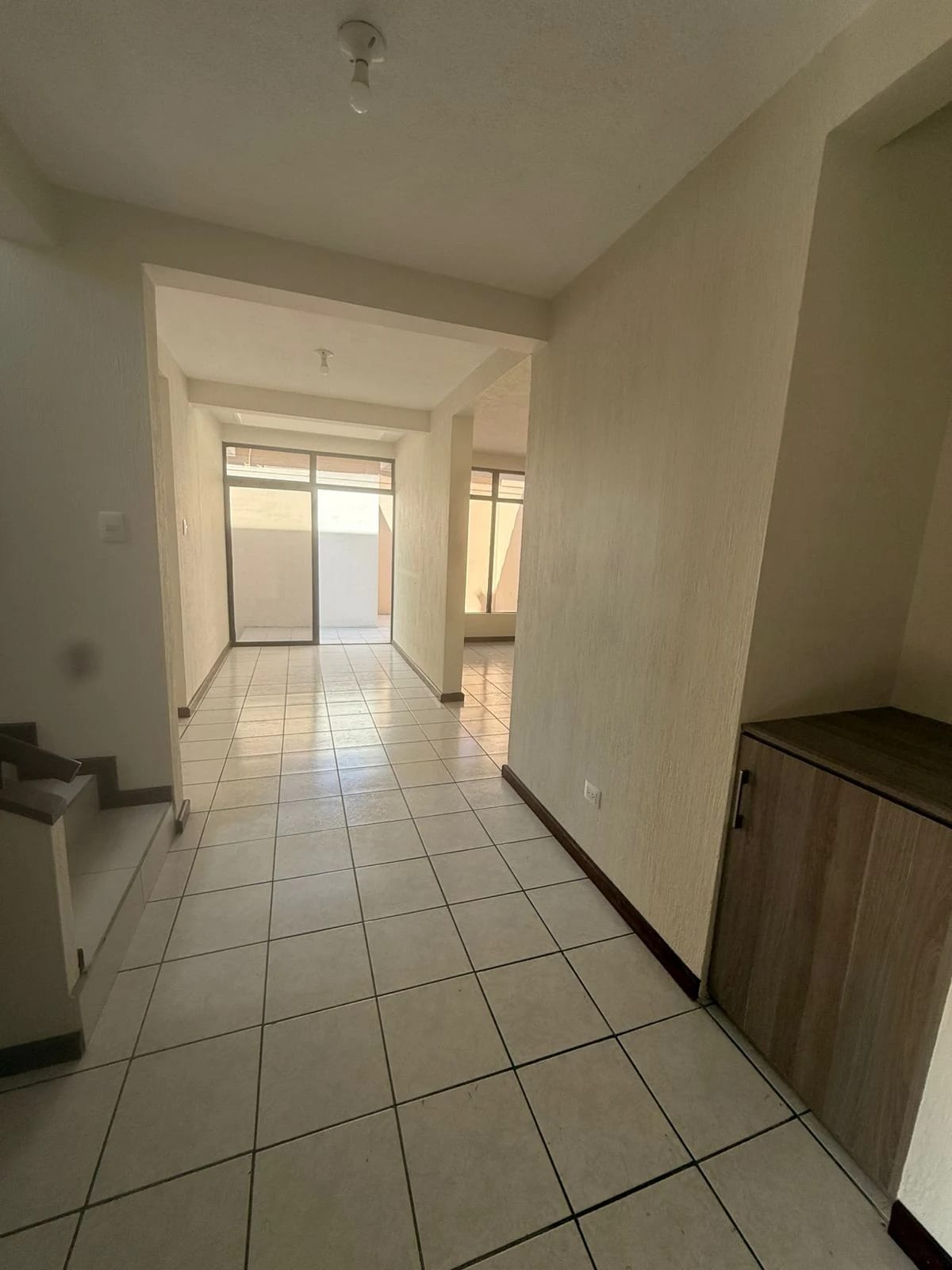 Casa en Zona 13 — Casa en Alquiler en Zona 13, Guatemala, Ciudad — foto 3 de 10