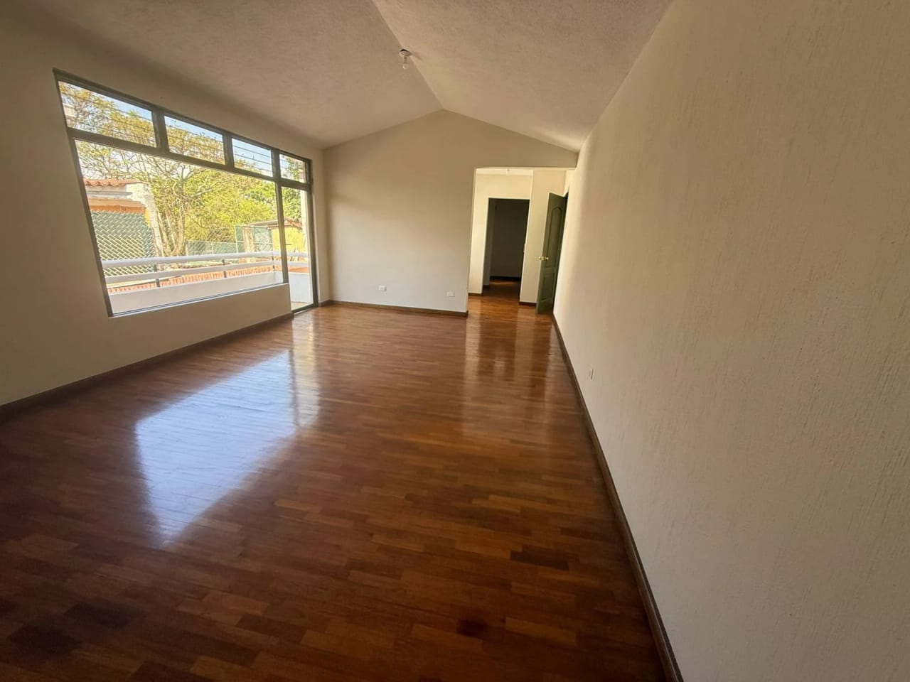 Casa en Zona 13 — Casa en Alquiler en Zona 13, Guatemala, Ciudad — foto 6 de 10