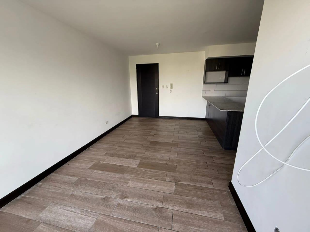 Apartamento en Zona 1 de Mixco - Image 3