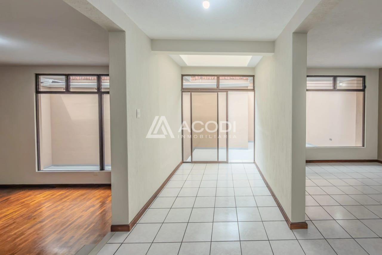 Casa en Zona 13 — Casa en Alquiler en Zona 13, Guatemala, Ciudad — foto 1 de 11