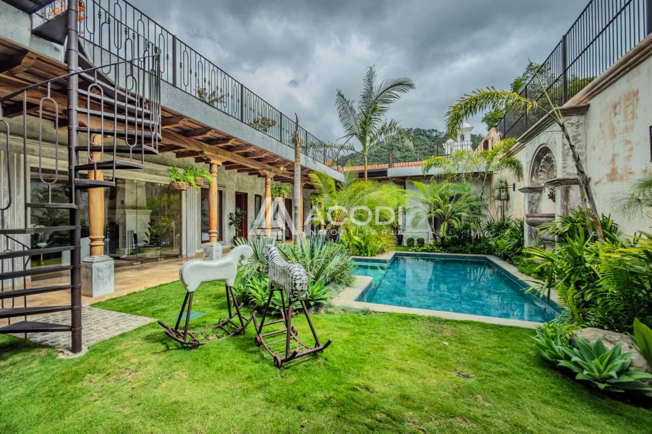 Casa de un nivel amueblada en Antigua Guatemala — Casa en Venta en Antigua, Sacatepéquez — foto 1 de 10