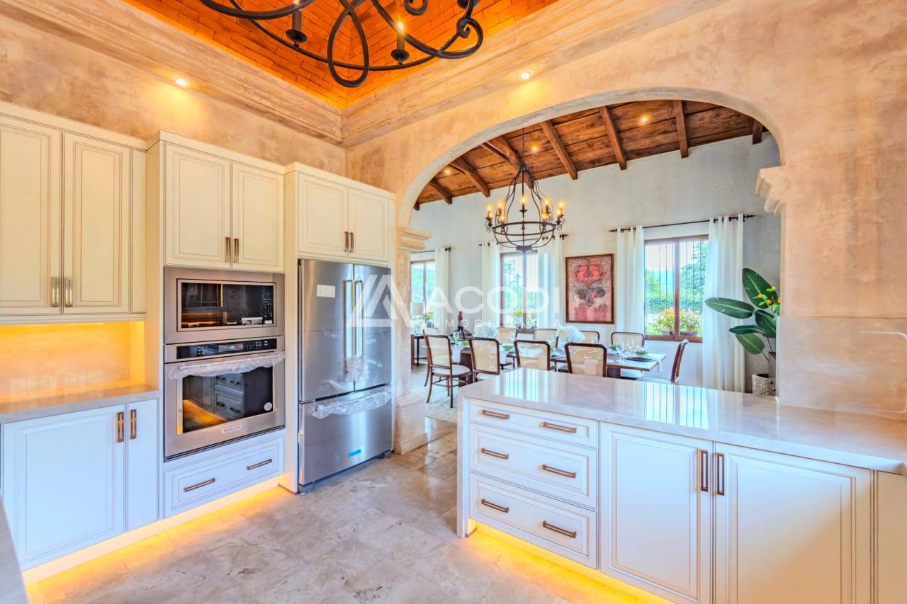 Casa de un nivel amueblada en Antigua Guatemala — Casa en Venta en Antigua, Sacatepéquez — foto 6 de 10