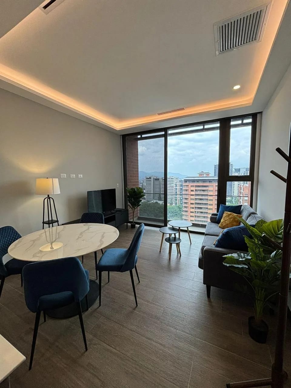 Apartamento en Zona 10 — Apartamento en Alquiler en Zona 10, Guatemala, Ciudad — foto 1 de 4