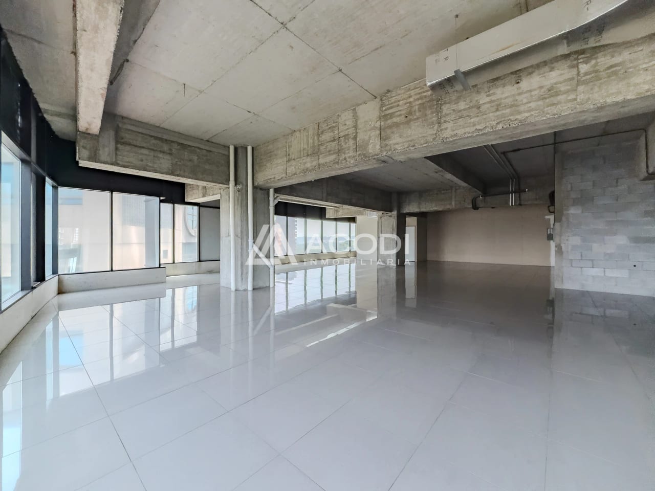 Oficina en Zona 10 — Oficina en Venta en Zona 10, Guatemala, Ciudad — foto 2 de 11