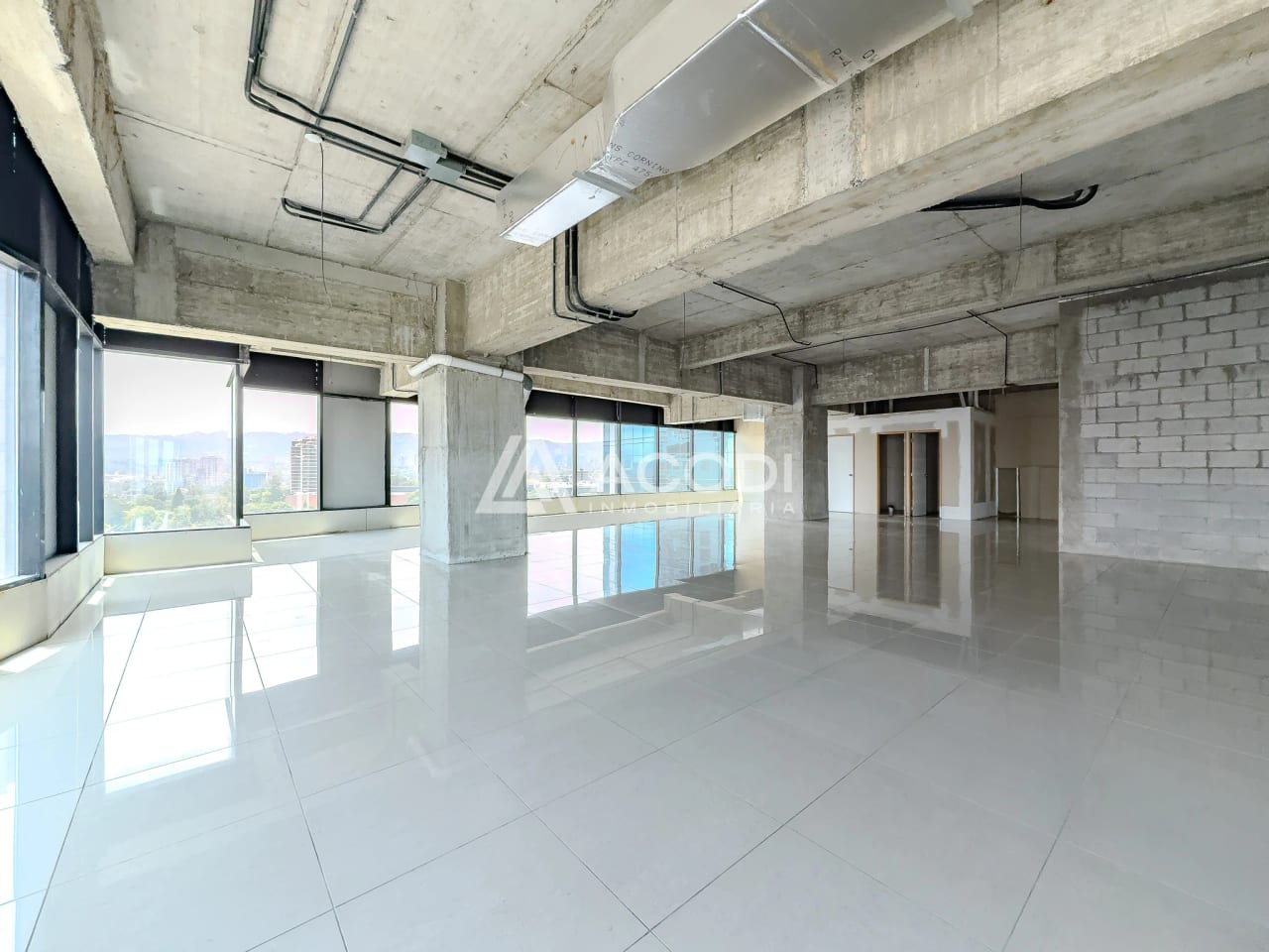 Oficina en Zona 10 — Oficina en Venta en Zona 10, Guatemala, Ciudad — foto 3 de 10