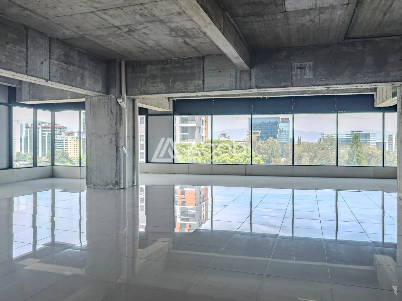 Oficina en Zona 10 — Oficina en Venta en Zona 10, Guatemala, Ciudad — foto 3 de 10