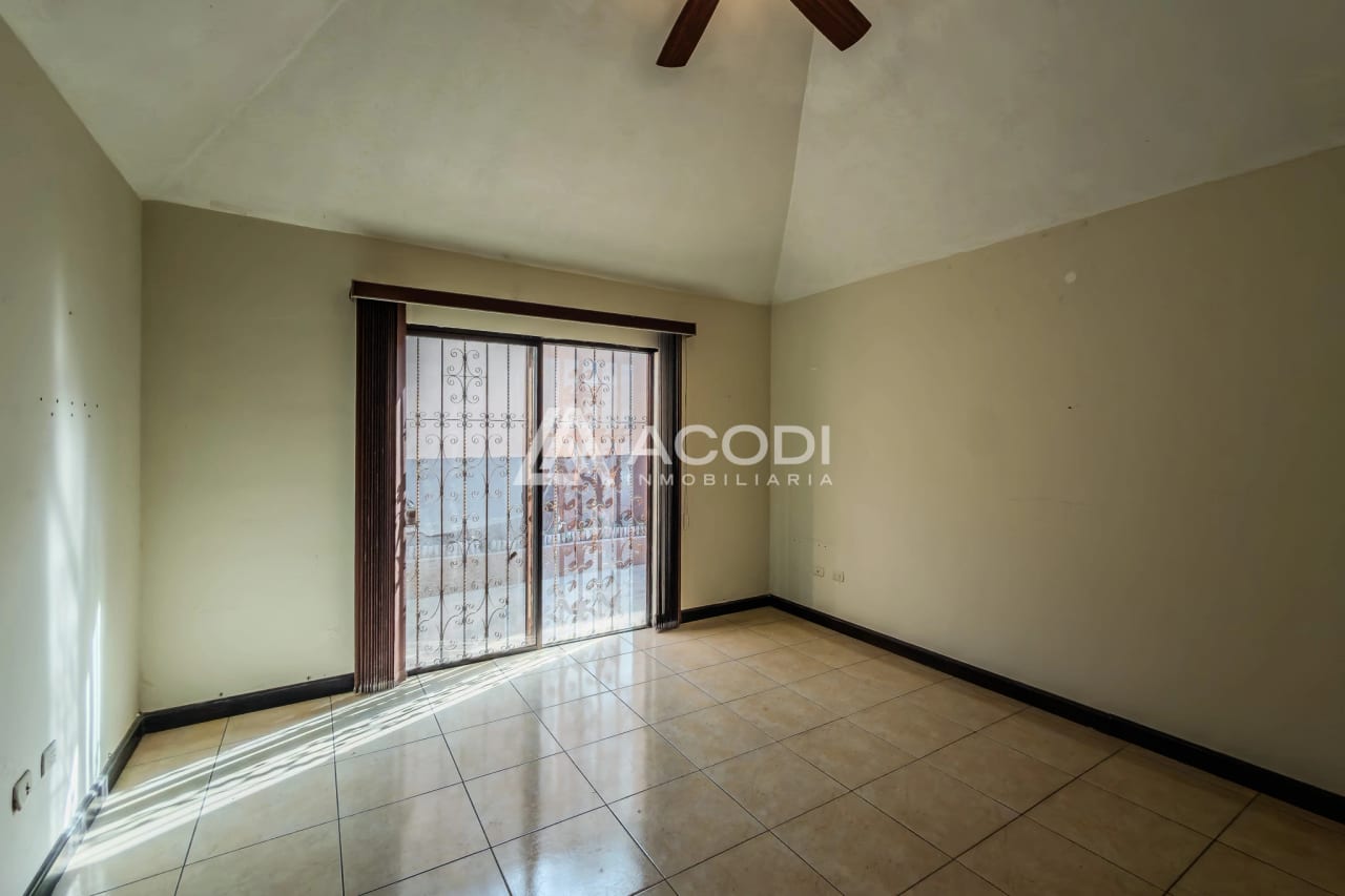 Casa en San Cristóbal, Zona 8 de Mixco — Casa en Alquiler en Zona 8 Mixco, Guatemala, Ciudad — foto 4 de 6
