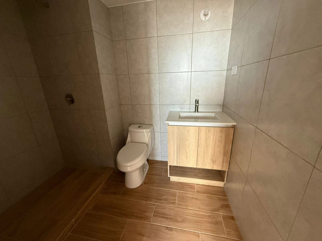 Apartamento nuevo en Zona 9 — Apartamento en Venta en Zona 9, Guatemala, Ciudad — foto 7 de 8
