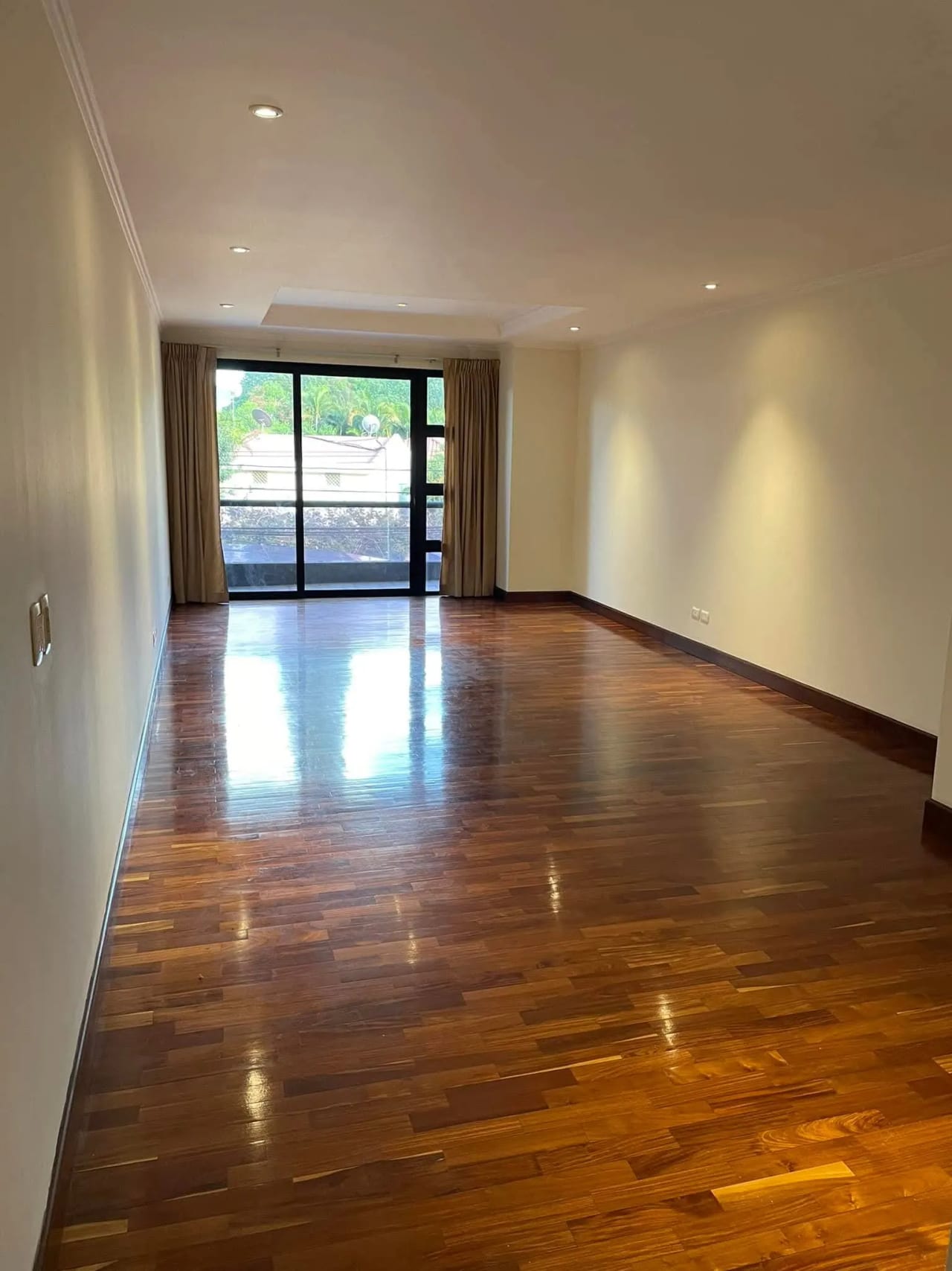 Apartamento en Zona 10 — Apartamento en Alquiler en Zona 10, Guatemala, Ciudad — foto 1 de 8