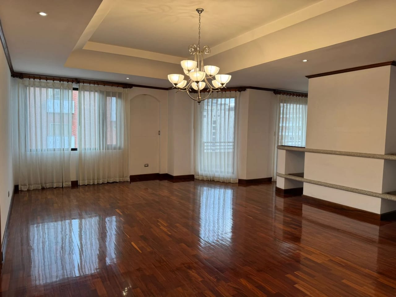 Penthouse en Zona 10 — Apartamento en Alquiler en Zona 10, Guatemala, Ciudad — foto 1 de 5
