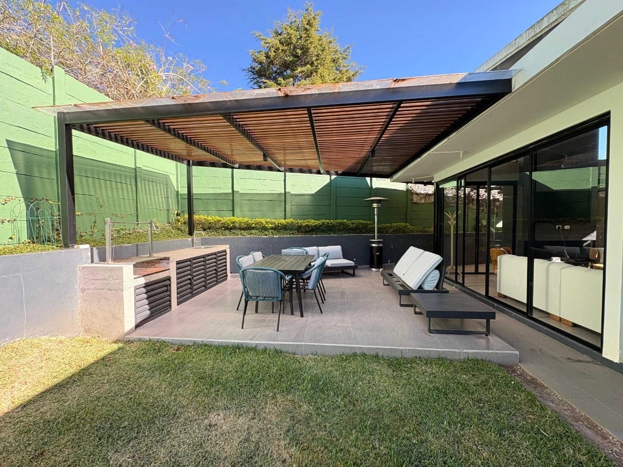 Casa de un nivel en Km 21 Carretera a Fraijanes — Casa en Venta en Carretera a El Salvador, Guatemala, Ciudad — foto 6 de 6