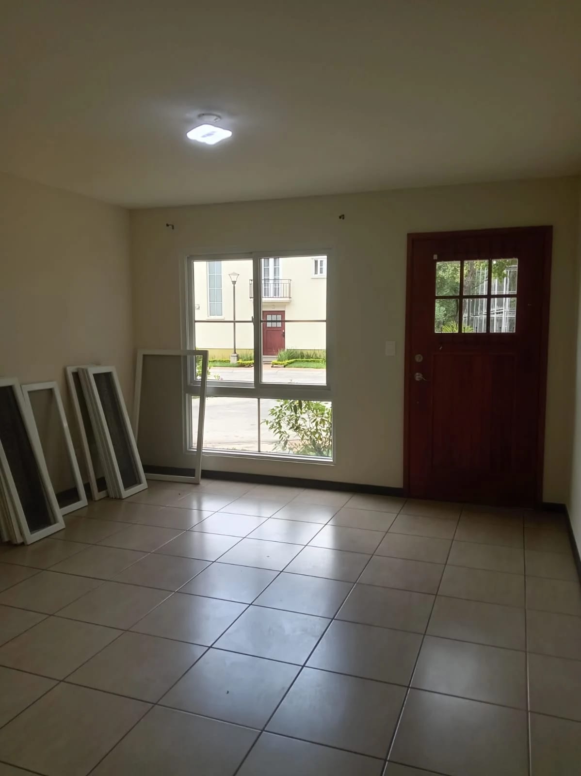 Casa en Condado Naranjo, Zona 4 de Mixco — Casa en Venta en Zona 4 Mixco, Guatemala, Ciudad — foto 2 de 8