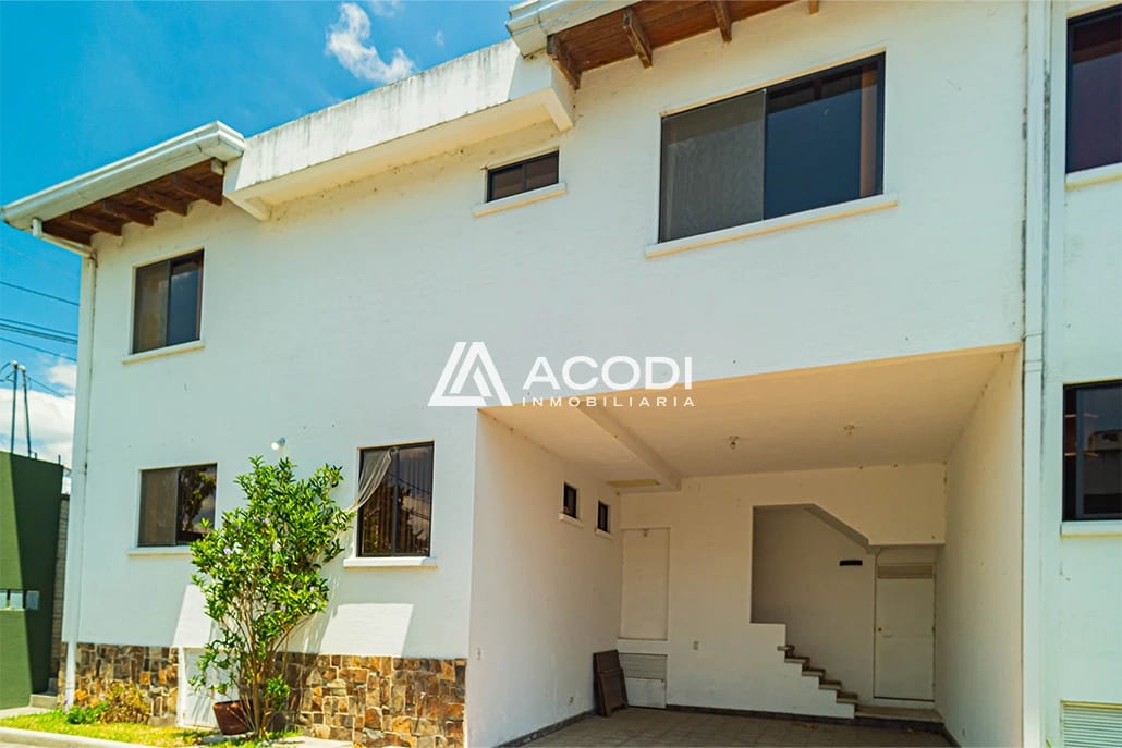 Casa en Zona 16 — Casa en Alquiler en Zona 16, Guatemala, Ciudad — foto 1 de 7