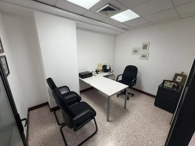 Oficina en Zona 10 — Oficina en Alquiler en Zona 10, Guatemala, Ciudad — foto 3 de 6