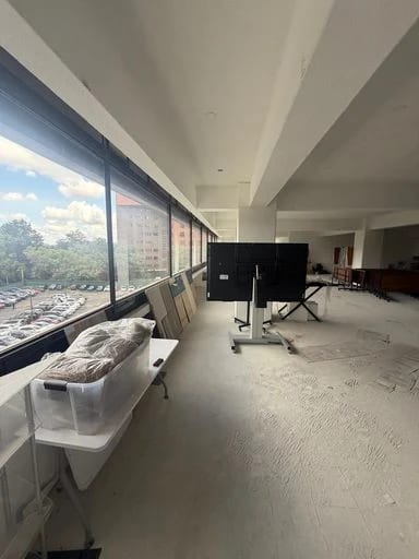 Oficina en Zona 10 — Oficina en Alquiler en Zona 10, Guatemala, Ciudad — foto 2 de 5