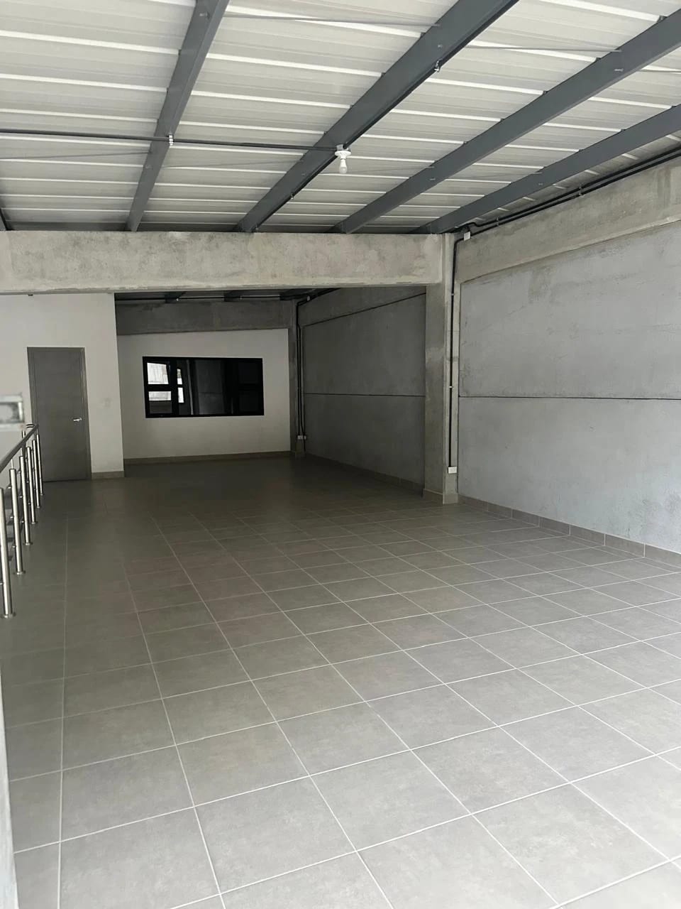 Ofibodega en Zona 18 — Bodega / Ofibodega en Alquiler en Zona 18, Guatemala, Ciudad — foto 1 de 3