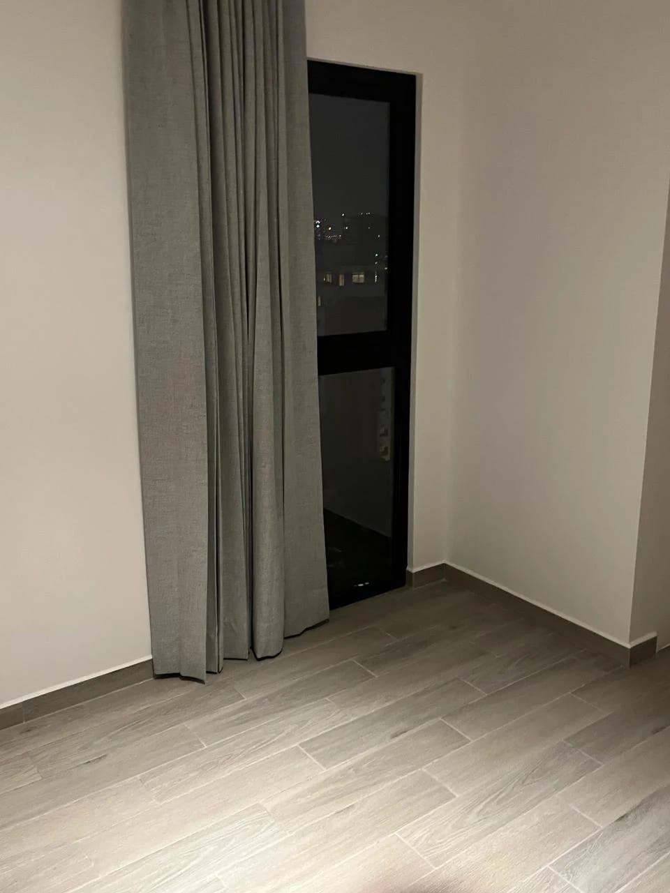 Apartamento en Zona 10 — Apartamento en Alquiler en Zona 10, Guatemala, Ciudad — foto 6 de 7