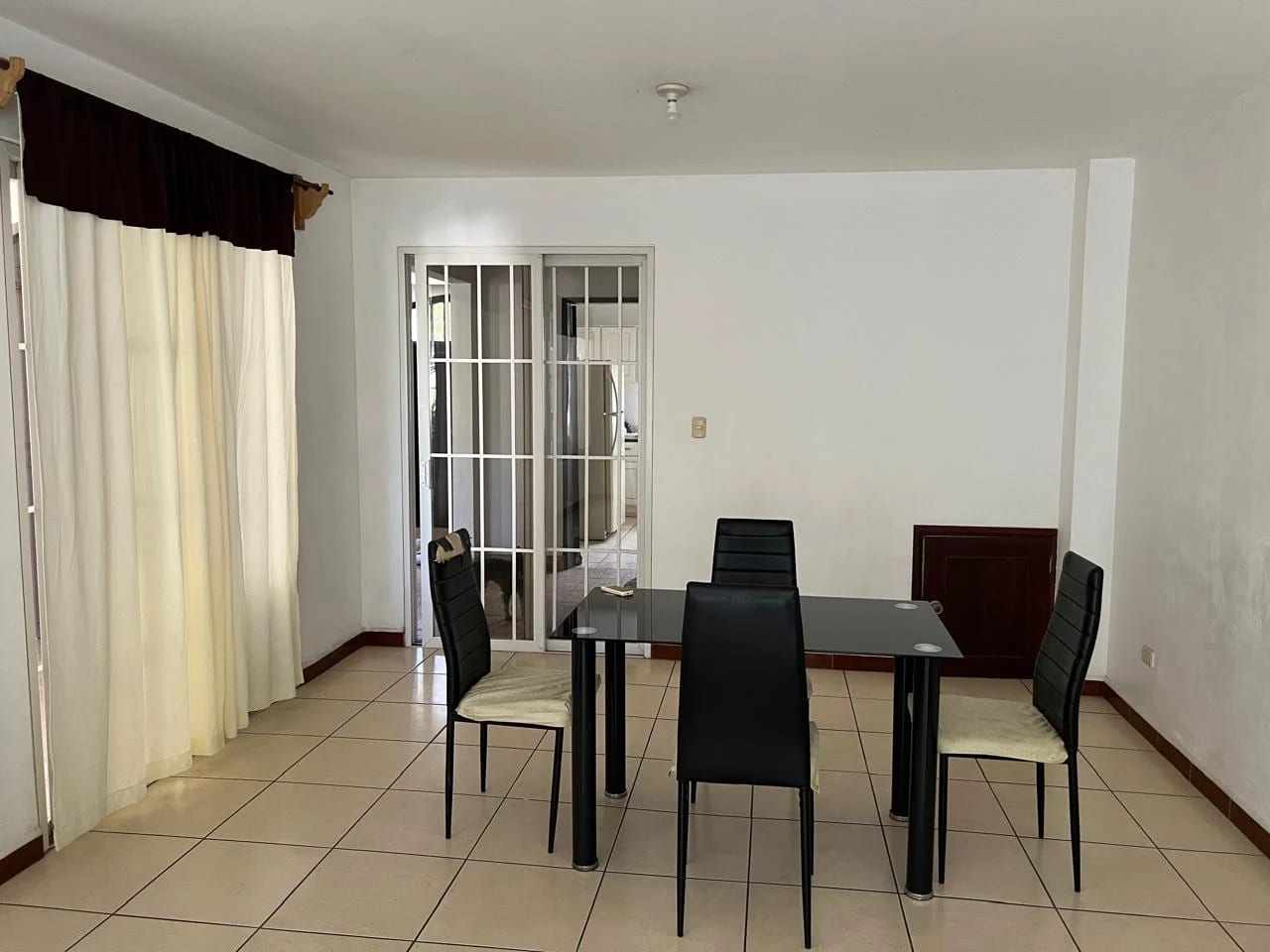 Casa en Zona 5, Retalhuleu — Casa en Venta en Retalhuleu, Retalhuleu — foto 3 de 10