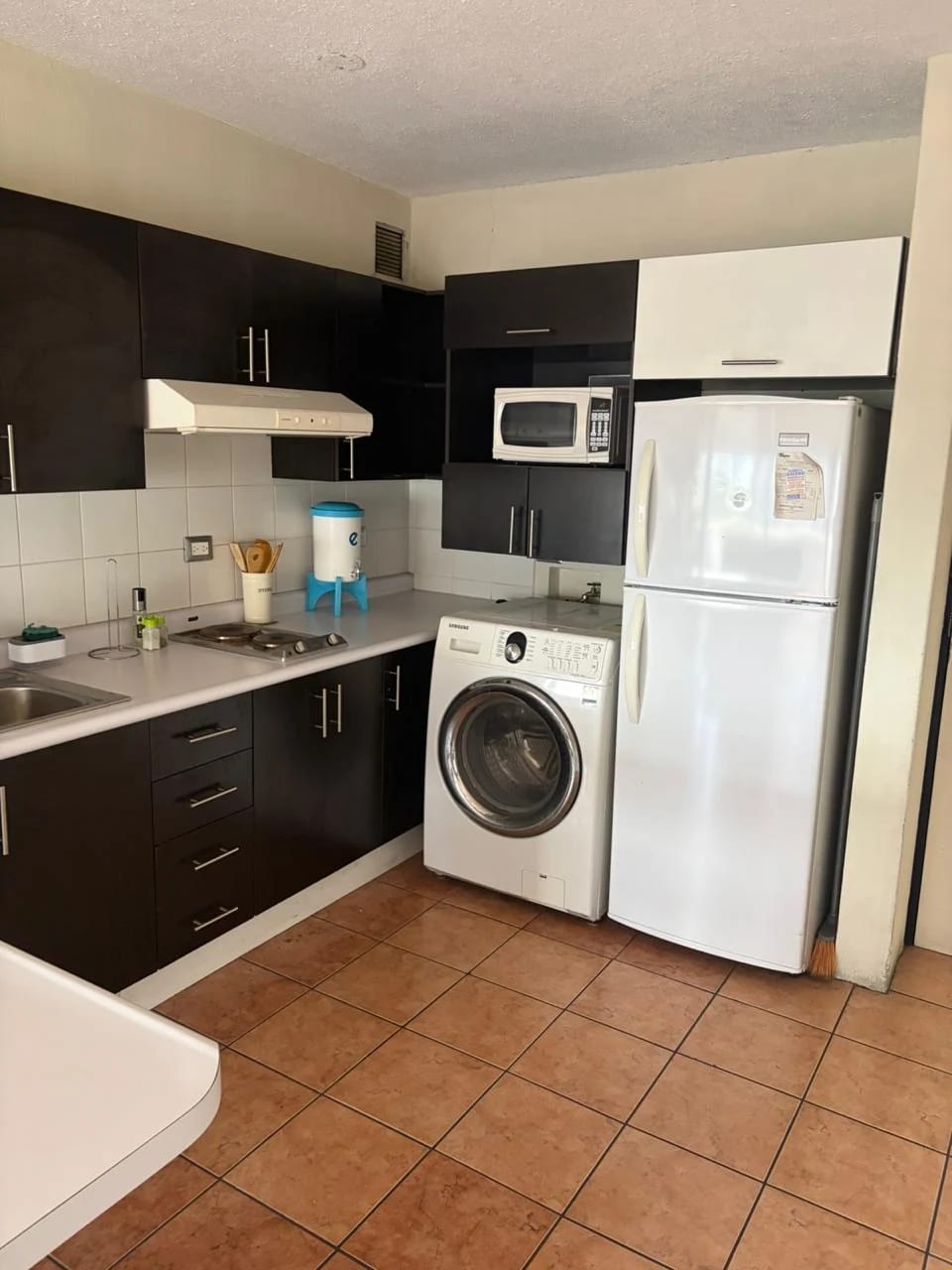 Apartamento amueblado en Zona 9 — Apartamento en Alquiler en Zona 9, Guatemala, Ciudad — foto 4 de 7