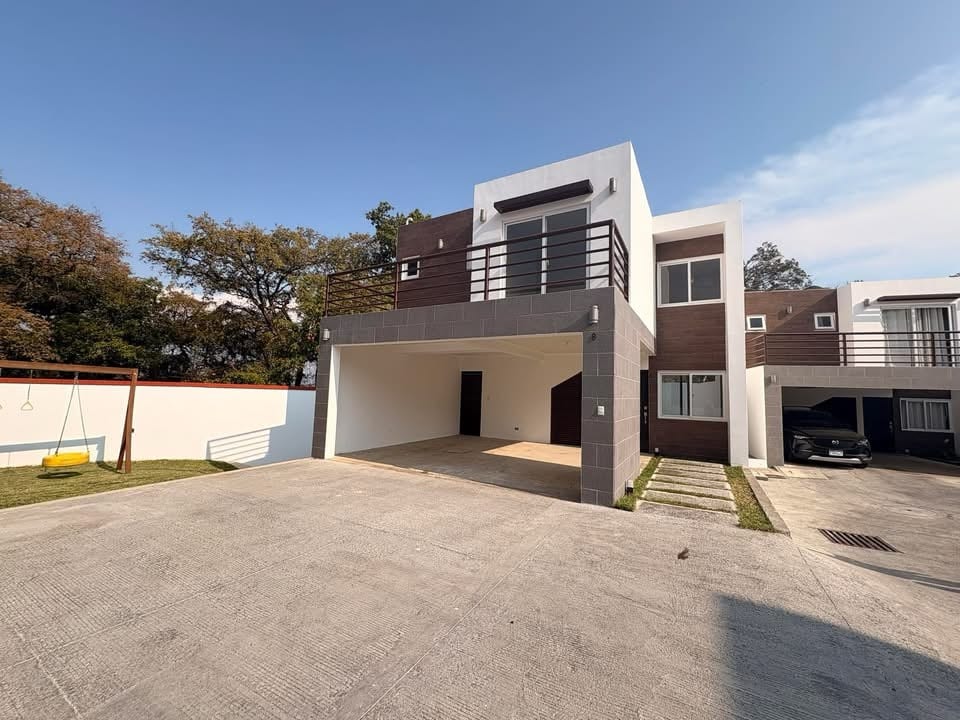 ESTRENA CASA EN SANTE CIUDAD SAN CRISTOBAL APROVECHA NUESTRA PROMOCIÓN CONTSCTANOS — Casa en Venta en Zona 8 Mixco, Guatemala, Ciudad — foto 3 de 14