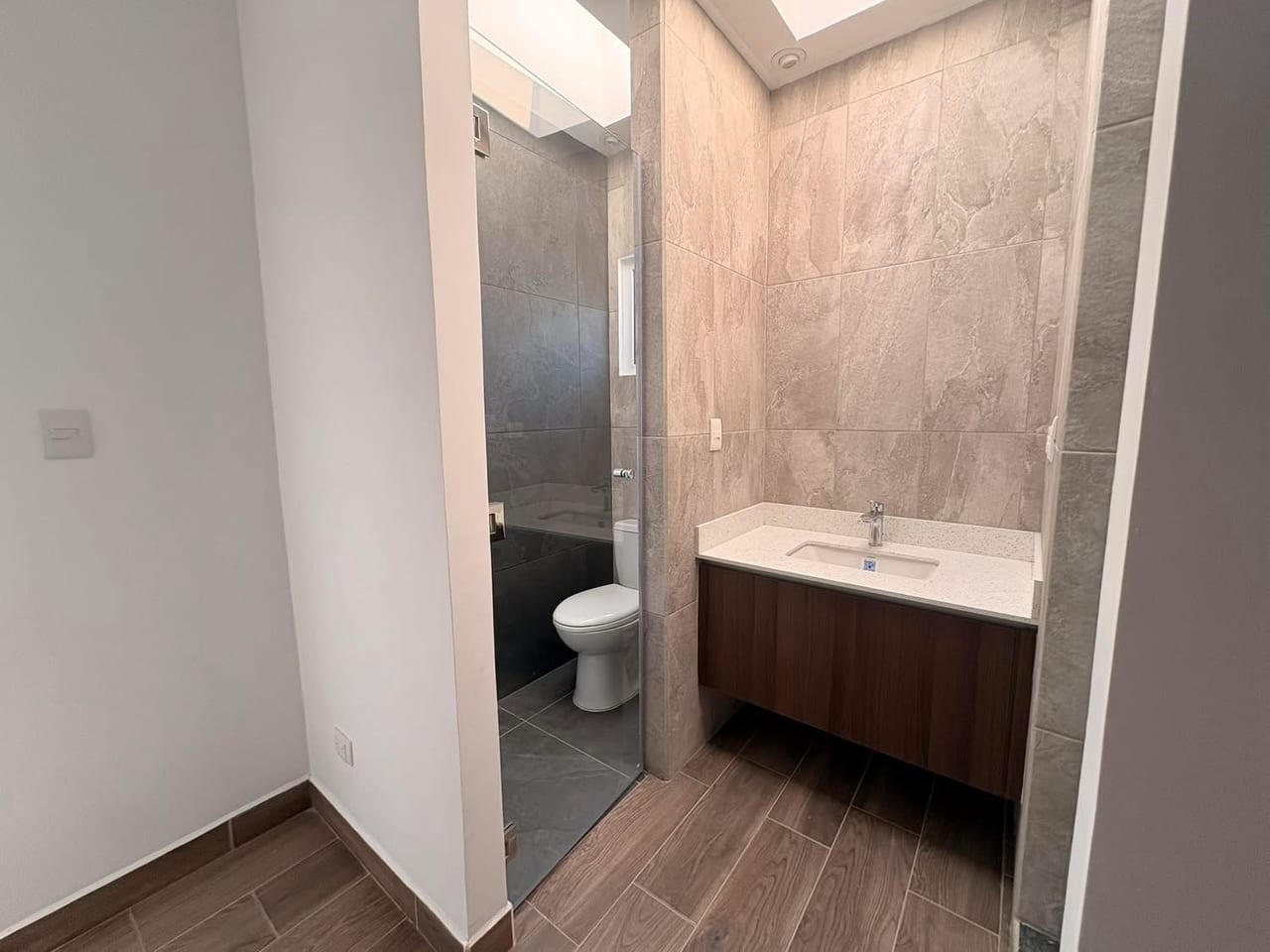ESTRENA CASA EN SANTE CIUDAD SAN CRISTOBAL APROVECHA NUESTRA PROMOCIÓN CONTSCTANOS — Casa en Venta en Zona 8 Mixco, Guatemala, Ciudad — foto 8 de 14