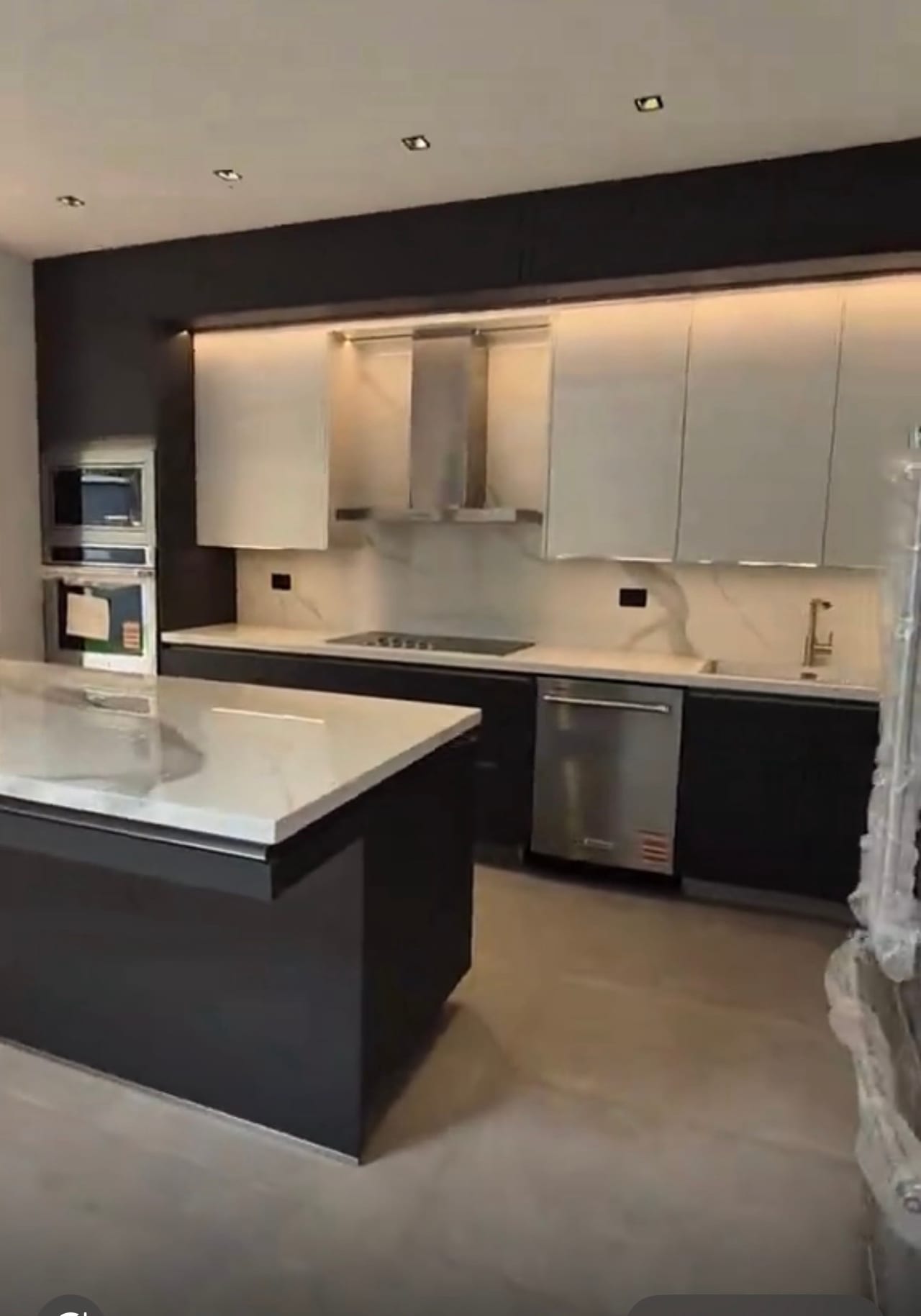HERMOSA PROPIEDAD EN RESIDENCIAL EL TAJÍN LM 18 CARRETERAL AL SALVADOR UNA PROPIEDAD ÚNICA — Casa en Venta en El Tajin, Carretera a El Salvador, Guatemala, Ciudad — foto 4 de 10