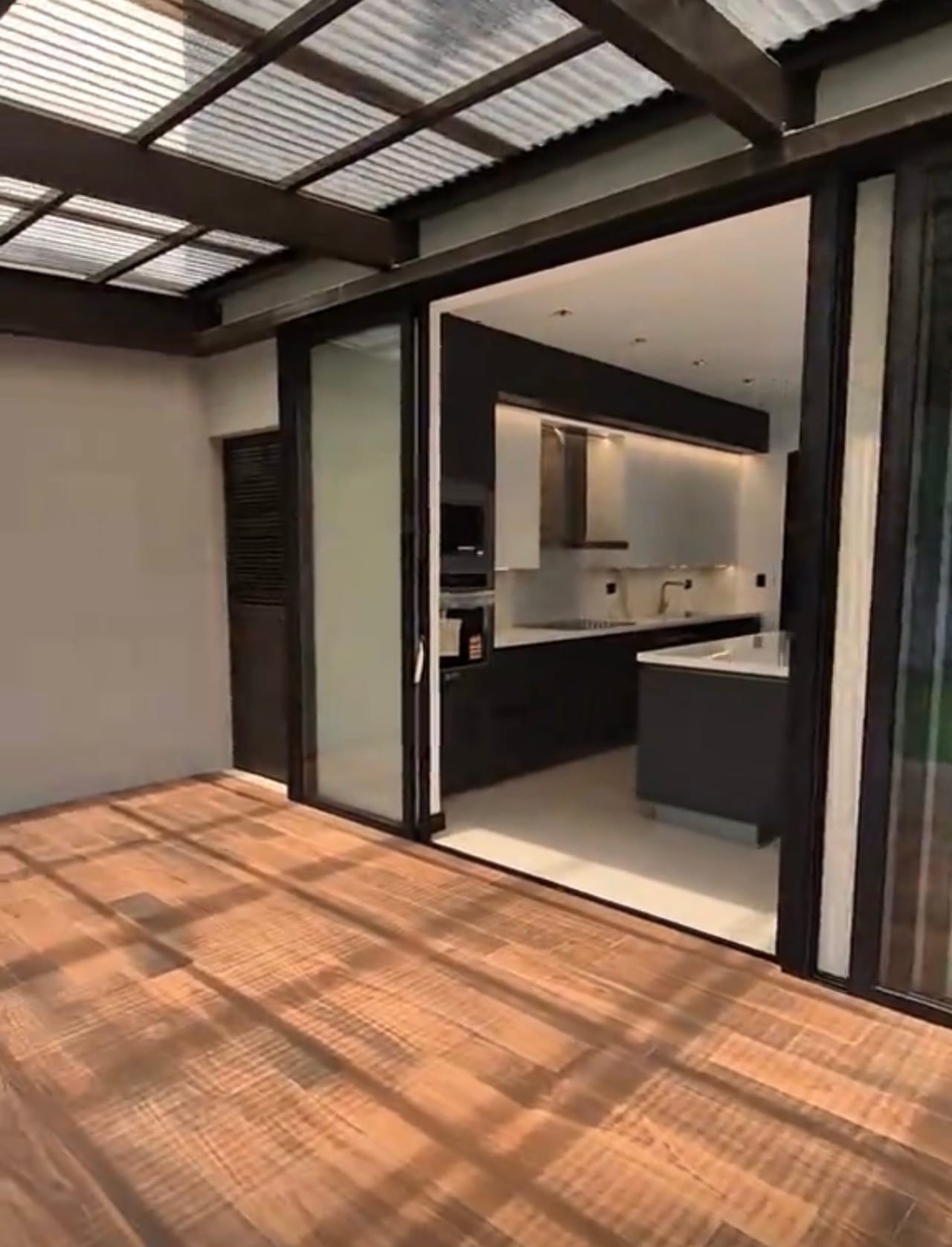 HERMOSA PROPIEDAD EN RESIDENCIAL EL TAJÍN LM 18 CARRETERAL AL SALVADOR UNA PROPIEDAD ÚNICA — Casa en Venta en El Tajin, Carretera a El Salvador, Guatemala, Ciudad — foto 7 de 10