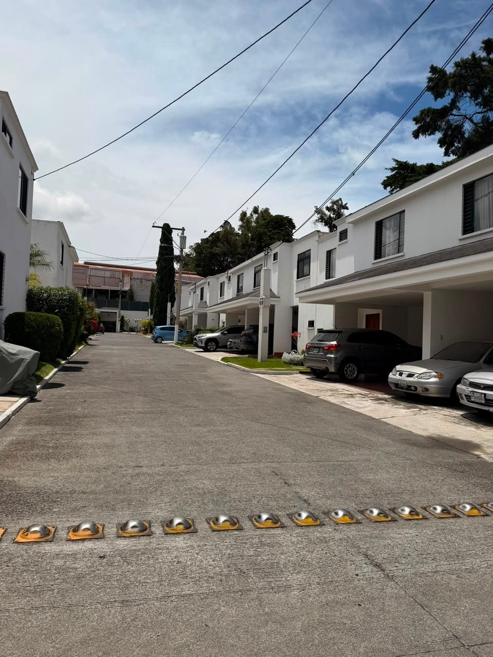 DISPONIBLE EN RENTA CASA EN CIUDAD SAN CRISTOBAL A MOCOS PASOS DEL BULEVAR PRINCIPAL — Casa en Alquiler en Zona 8 Mixco, Guatemala, Ciudad — foto 2 de 17