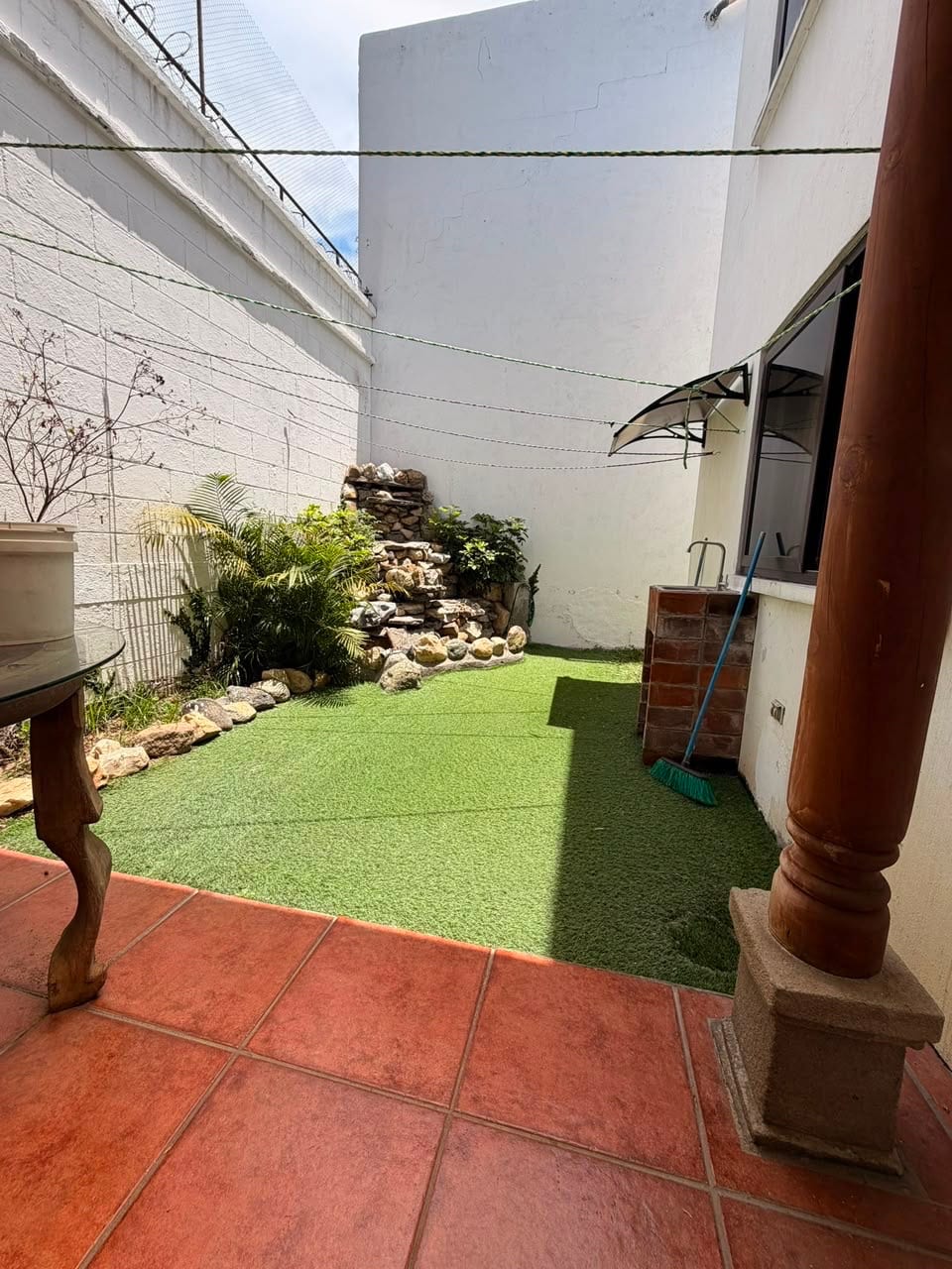 DISPONIBLE EN RENTA CASA EN CIUDAD SAN CRISTOBAL A MOCOS PASOS DEL BULEVAR PRINCIPAL — Casa en Alquiler en Zona 8 Mixco, Guatemala, Ciudad — foto 9 de 17