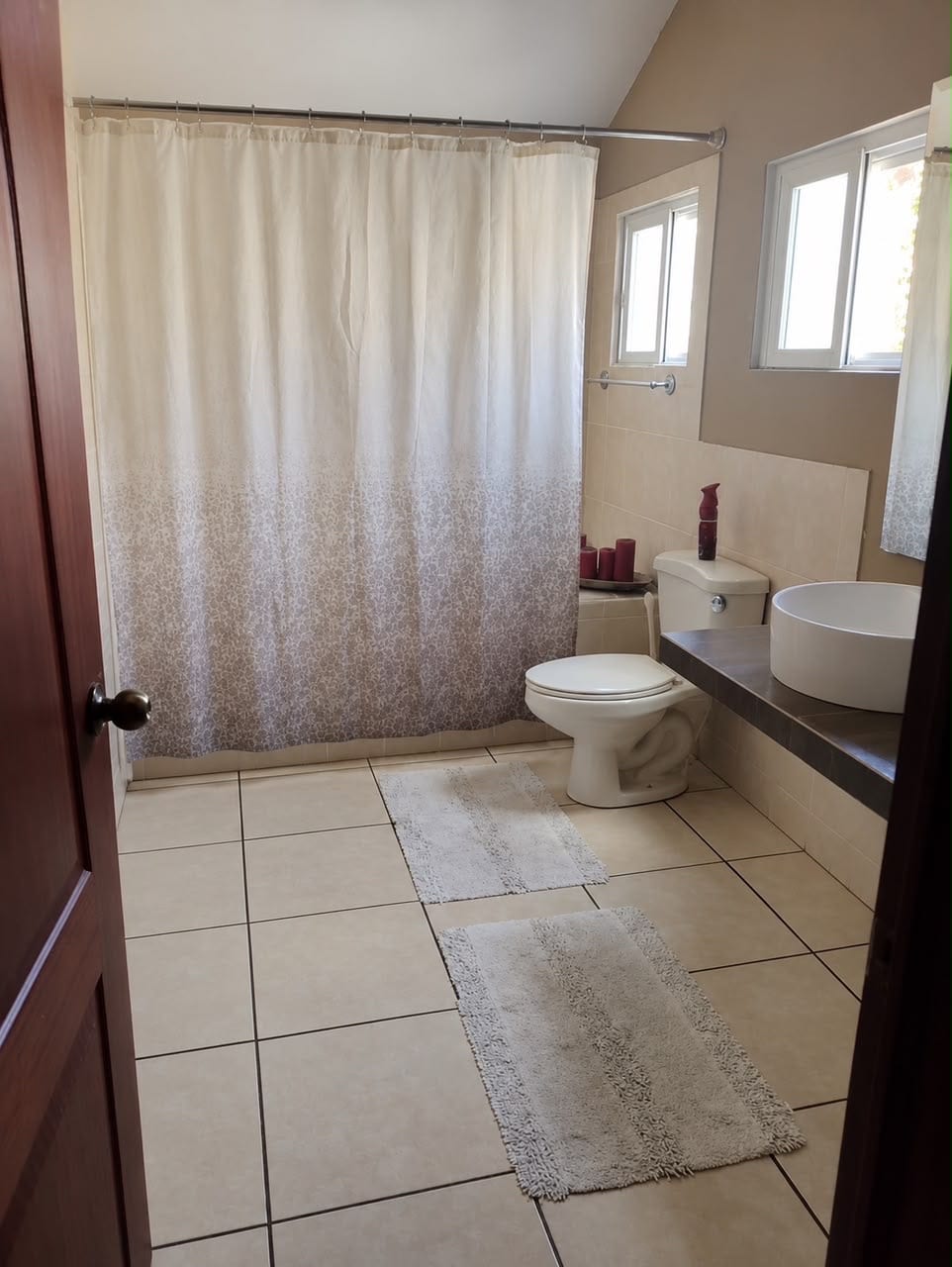 VENDO O RENTÓ CASA EN PRADOS DE SAN CRISTOBAL TIPO ROMA CON LOFT — Casa en Venta en Prados de San Cristóbal, Zona 8 Mixco, Guatemala, Ciudad — foto 10 de 10