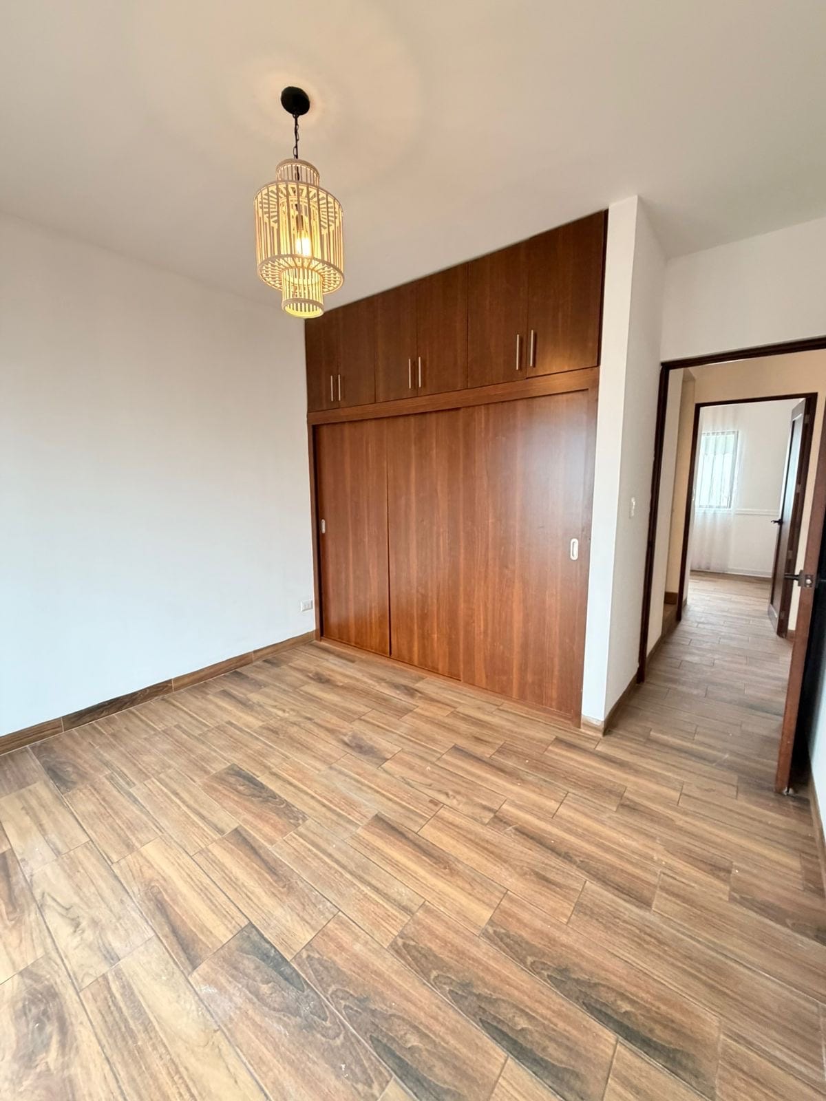 HERMOSA CASA EN CONDOMINIO REAL DEL BOSQUE SECTOR A1/A9 CIUDAD SAN CRISTOBAL POR WALMART — Casa en Venta en Zona 8 Mixco, Guatemala, Ciudad — foto 14 de 16