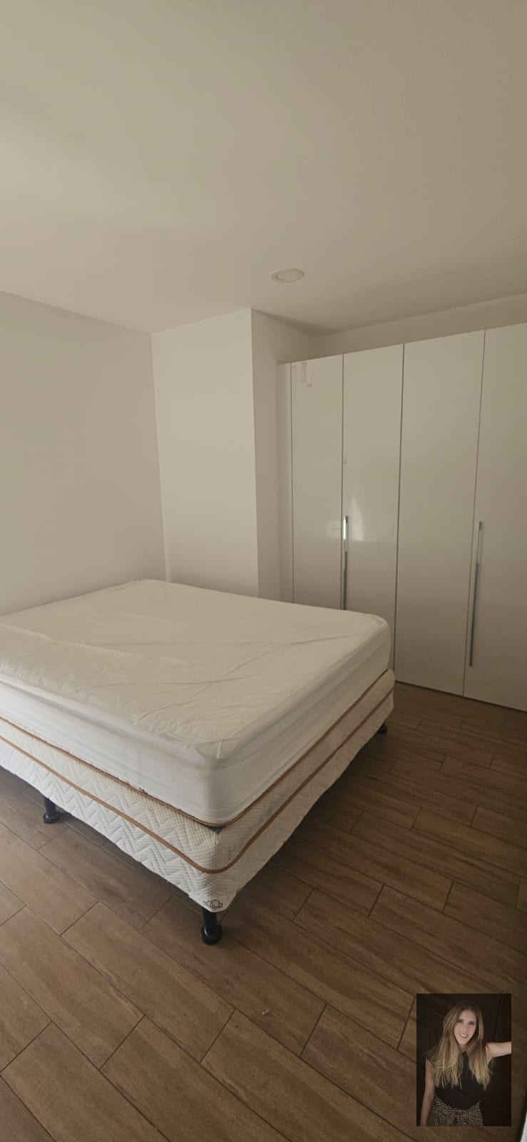 Apartamento amueblado en renta edificio Avenik zona 15 — Apartamento en Alquiler en Zona 15, Guatemala, Ciudad — foto 2 de 9