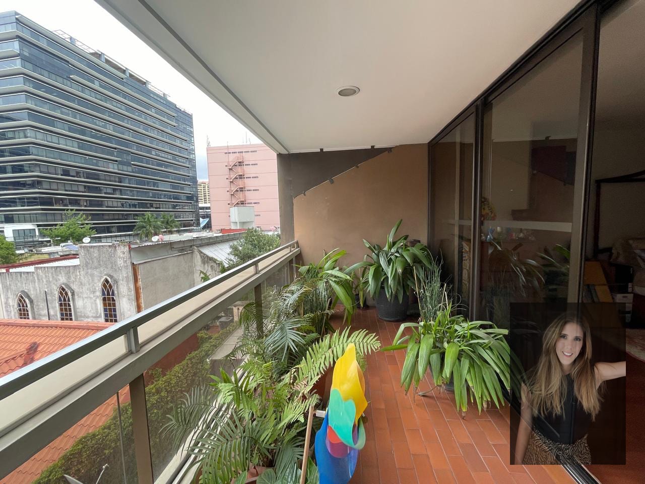 Apartamento en renta Edificio Tiffany zona 10 — Apartamento en Alquiler en Zona 10, Guatemala, Ciudad — foto 6 de 15