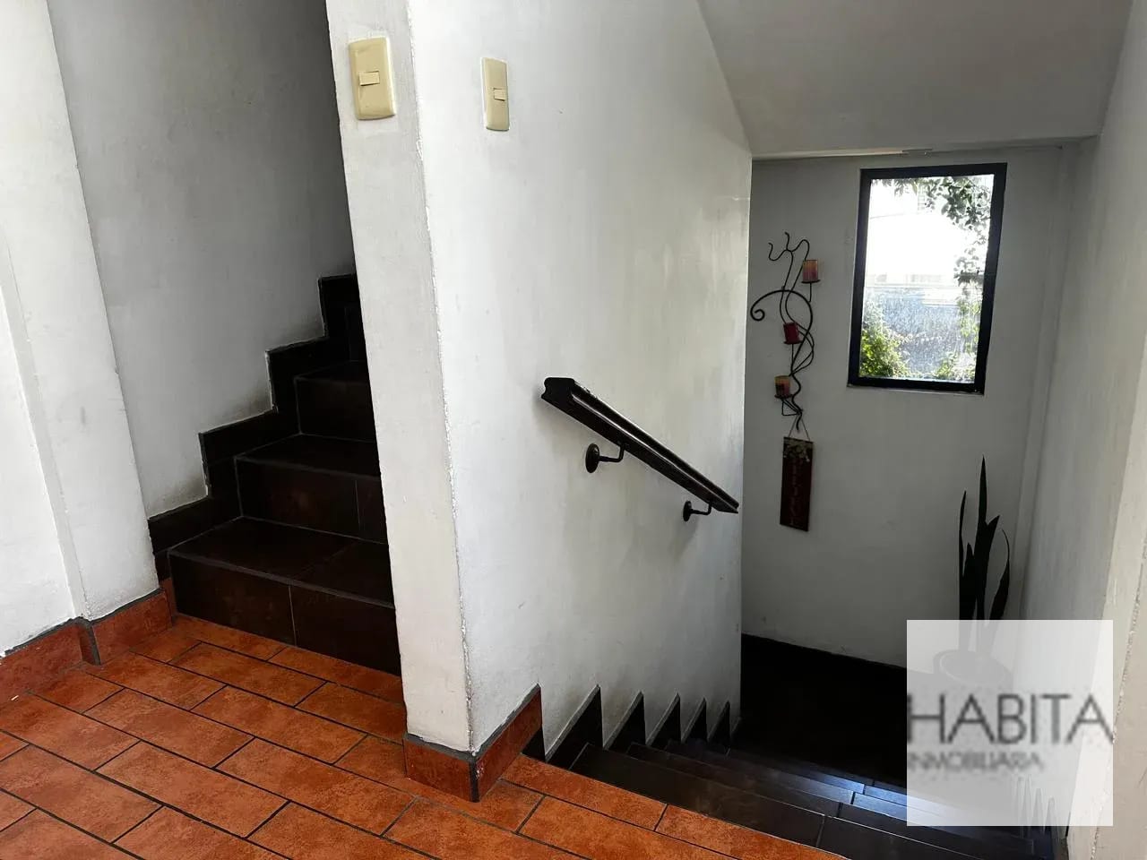 Casa para Vivienda/Oficina en zona 10 — Casa en Alquiler en Zona 10, Guatemala, Ciudad — foto 3 de 12
