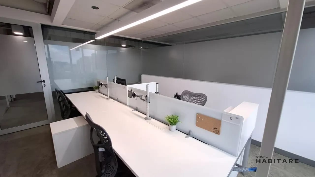 Oficina privada equipada para hasta 8 personas | Zona 10 — Oficina en Alquiler en Zona 10, Guatemala, Ciudad — foto 1 de 15